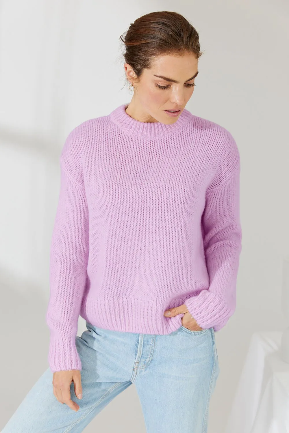 Ari Crew Neck Cashmere Sweater