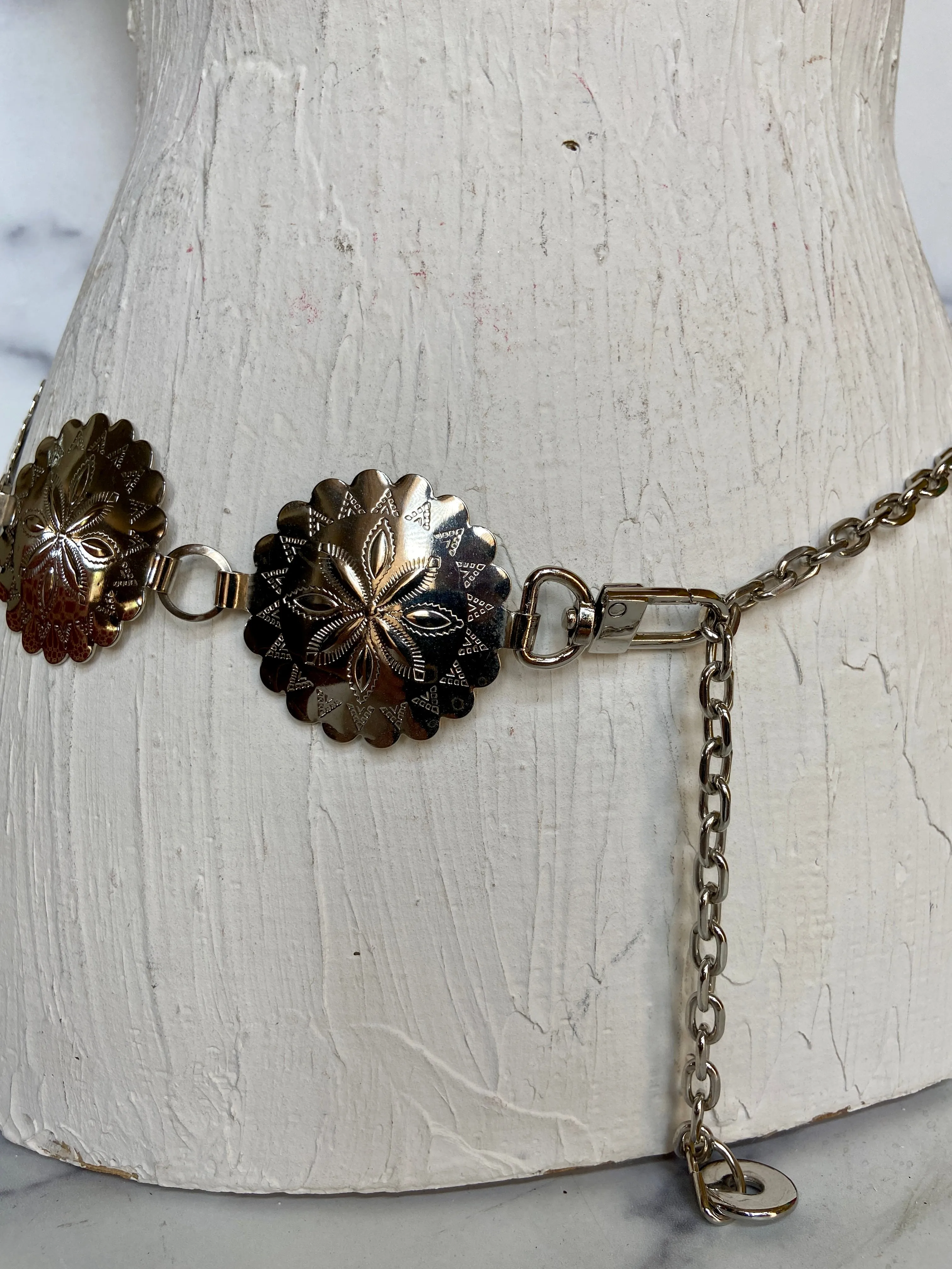 Metal flowers chain belt