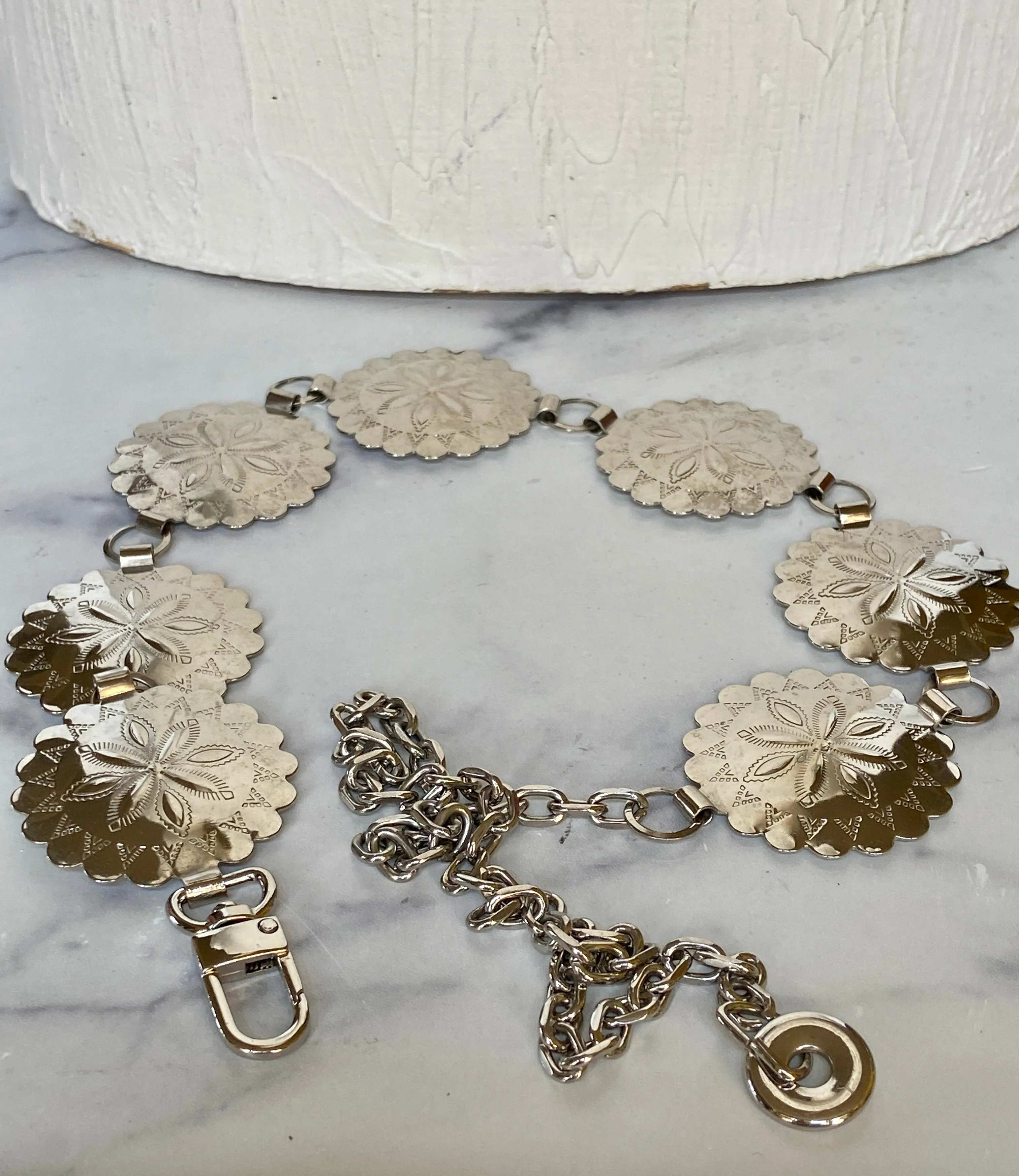 Metal flowers chain belt