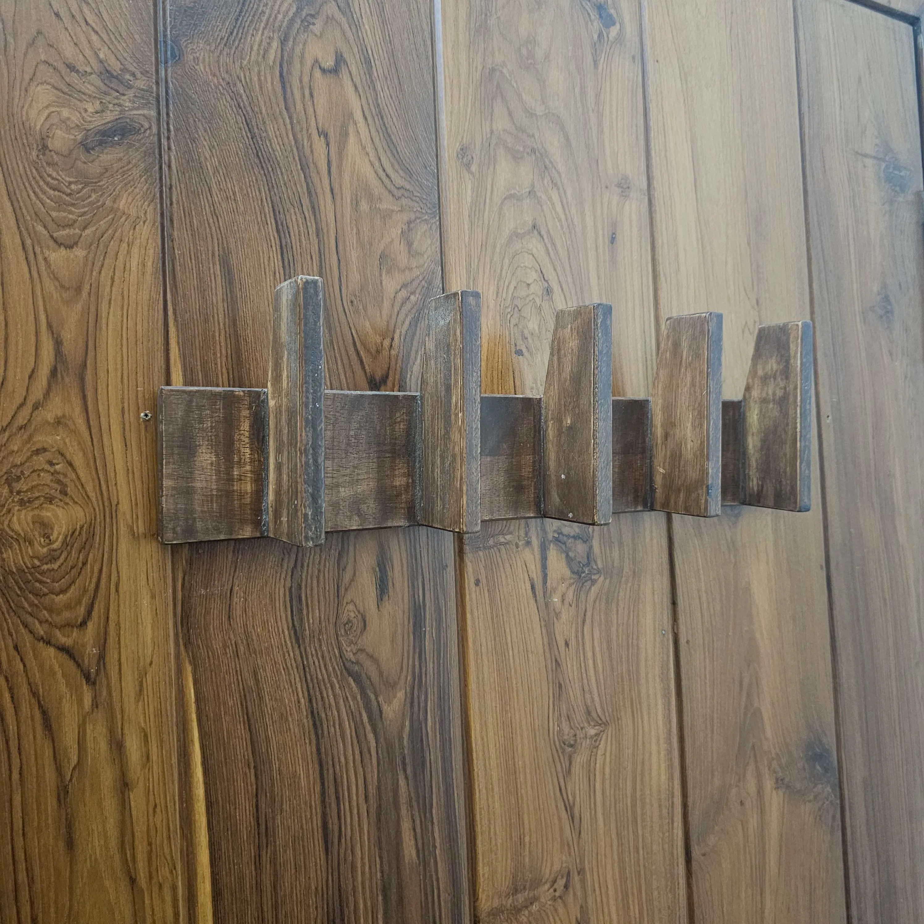 Multi Purpose Cloth Hanger - Compact Size - Wooden Hanger Perfect for Bathroom and Room Doors - Lightweight, Rubberwood